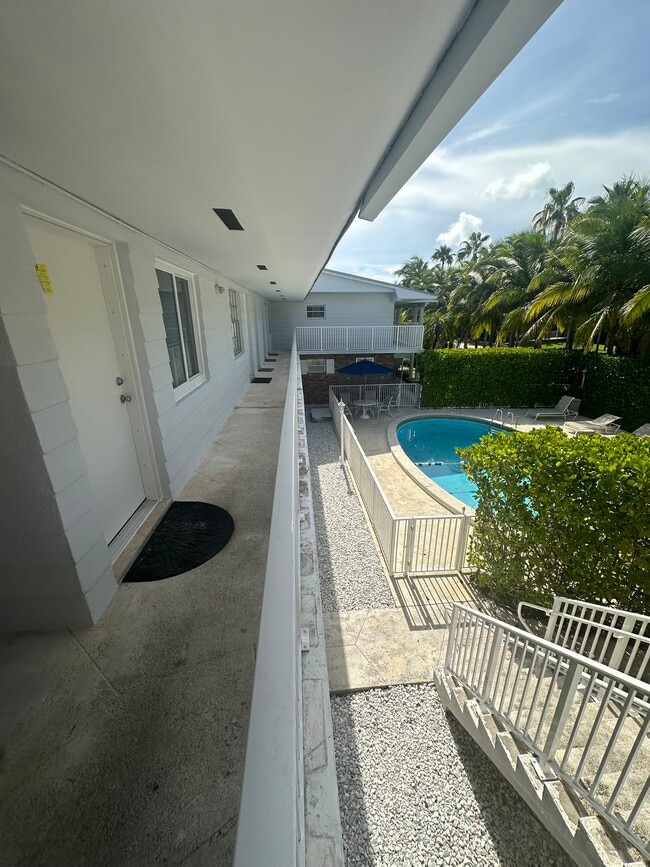 Building Photo - 100 Sunrise Dr