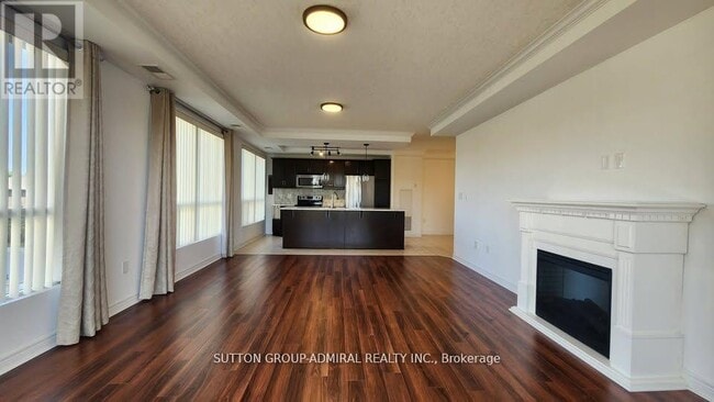 Building Photo - 1030 Coronation Dr