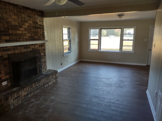 Building Photo - 125 Fairlane Dr