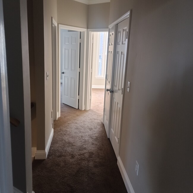 Hallway - 4866 Pinnacle Dr