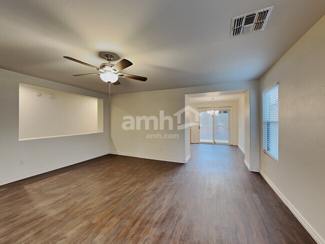 Foto del edificio - 309 W Vuelta Friso