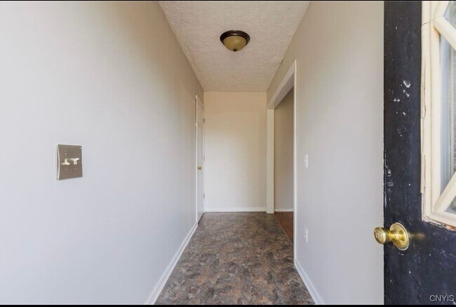 Foto del edificio - 28389 Ridge Rd