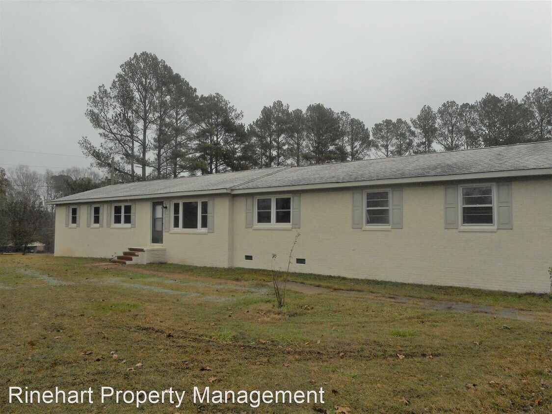 3 br, 2 bath House 3424 Lincoln Road House Rental in York, SC
