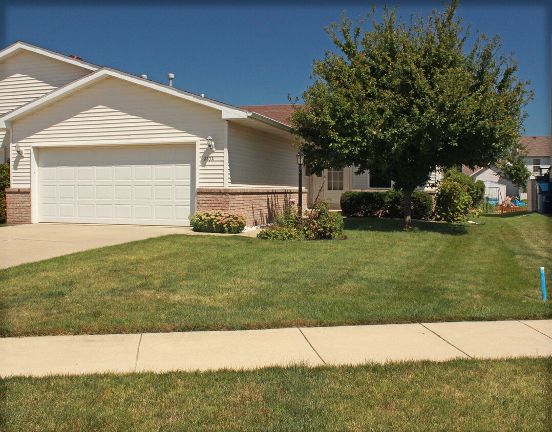 210 A E Tomaras Ave, Savoy, IL 61874 House Rental in Savoy, IL