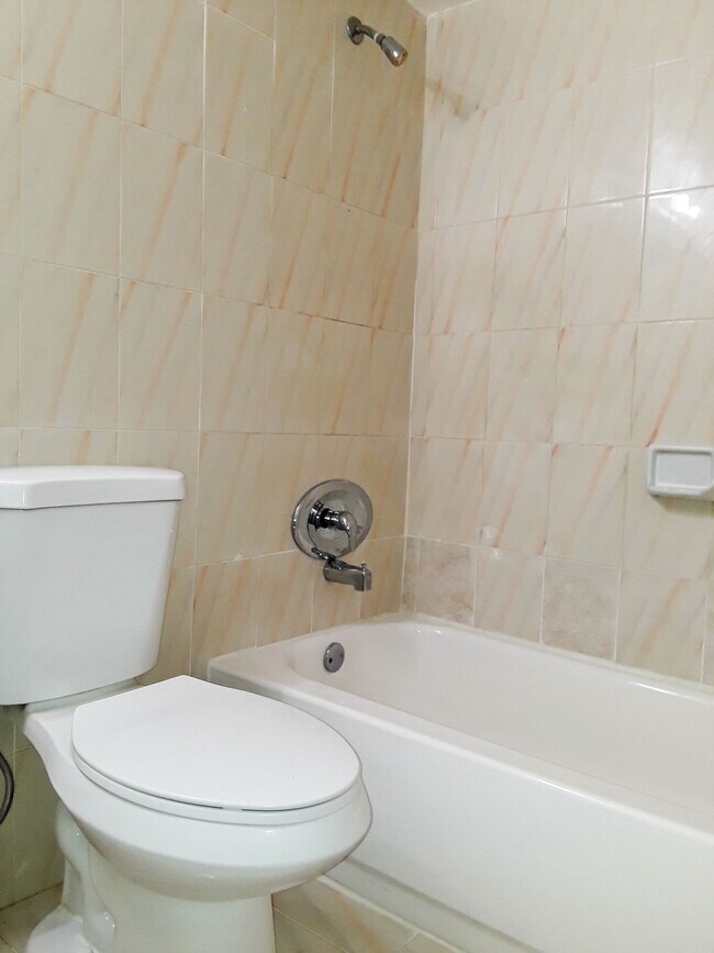 Foto del edificio - 4841 NW 7th St