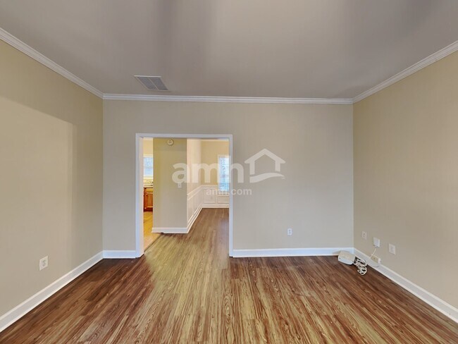 Foto del edificio - 708 Austin Creek Dr
