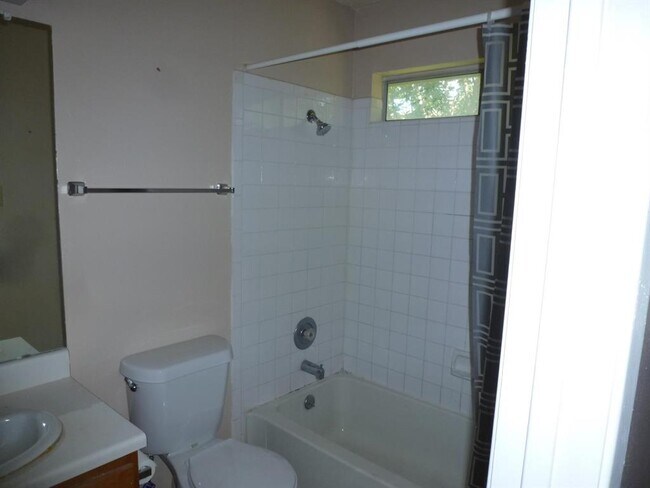 Foto del edificio - 501 Burlwood Ct