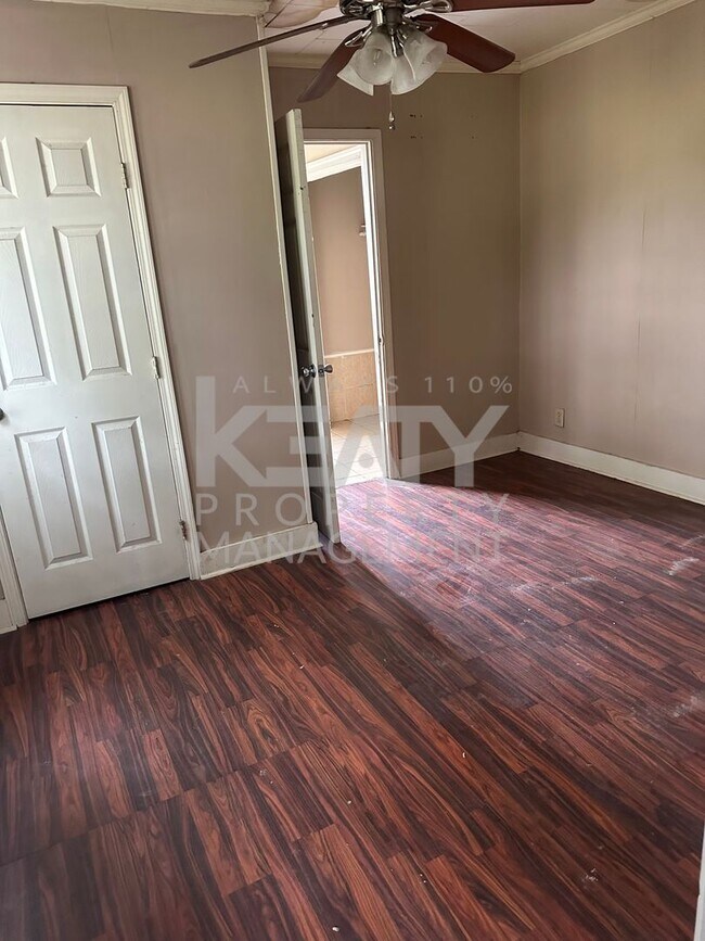 Building Photo - One bed, One bath home