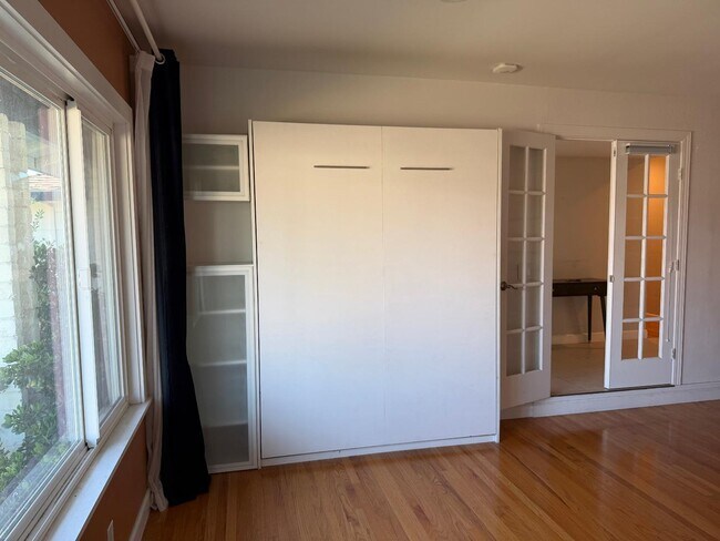 Foto del edificio - 3415 Isherwood Pl