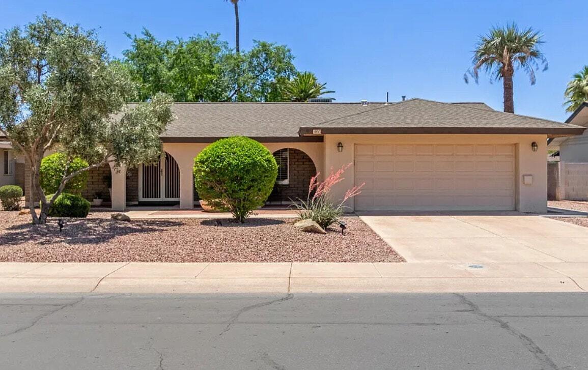Foto principal - 1953 E Laguna Dr