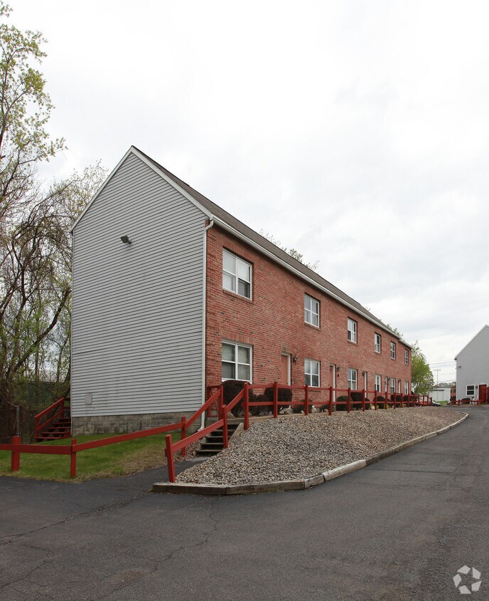 Building Photo - 305-307 Front St