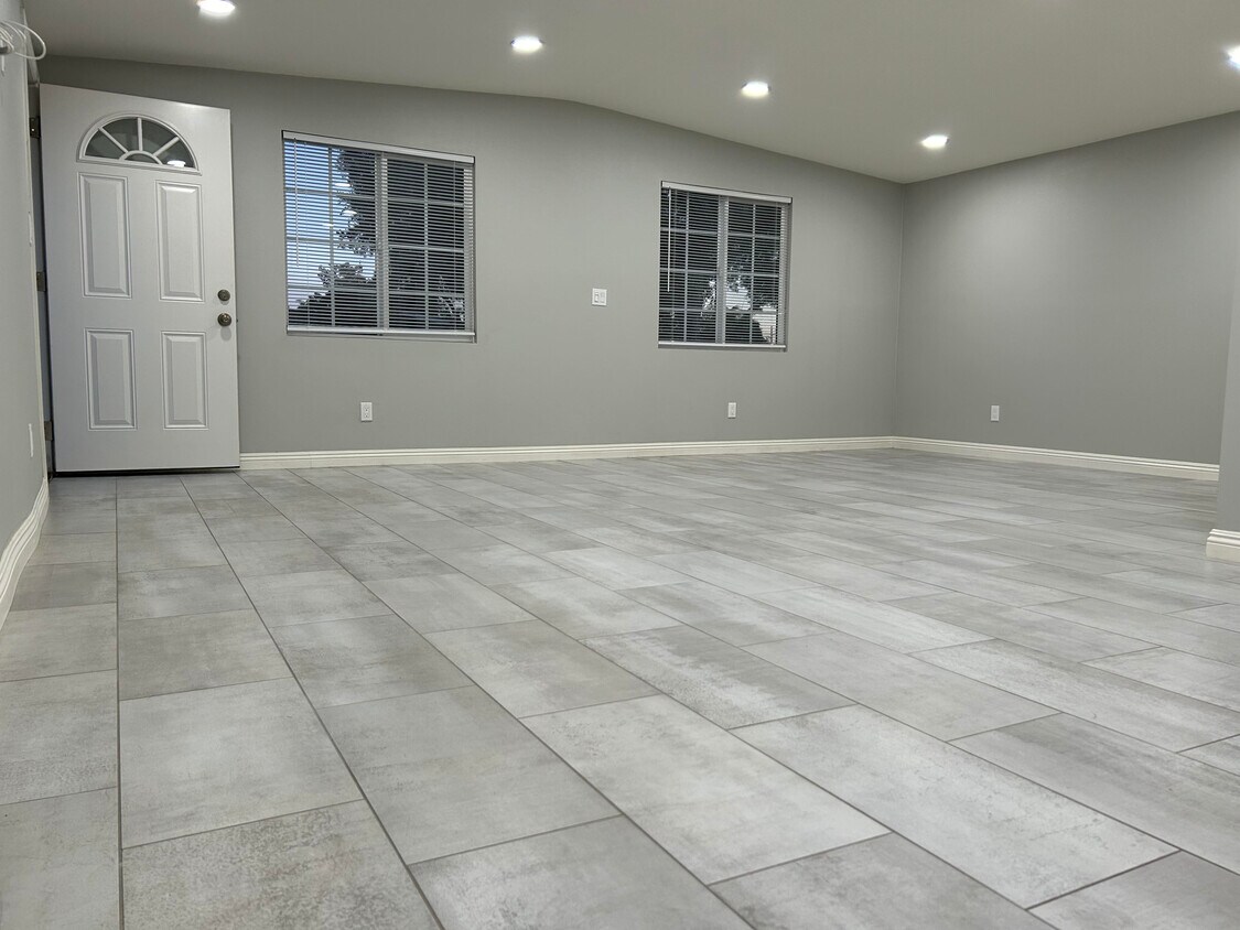 Foto principal - 4221 W Roberts Dr