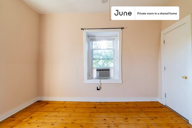 Foto del edificio - Room in Shared 2 bed/1 bath home