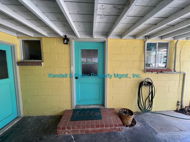 Foto del edificio - Adorable Aptos 2 bedroom, 1.5 bath beach c...