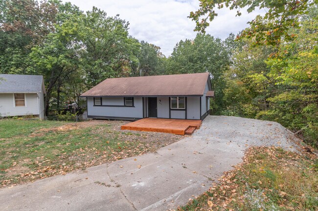 Foto del edificio - 5714 N Maple Ct