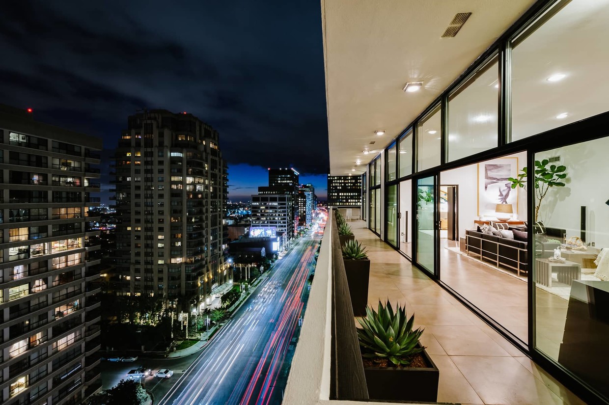 Primary Photo - 10787 Wilshire Blvd
