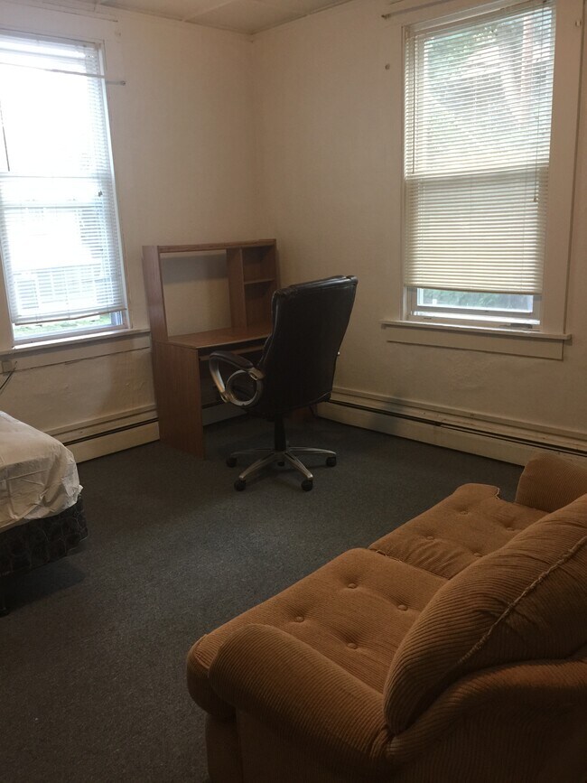 Habitación 3 - 410 Stewart Ave