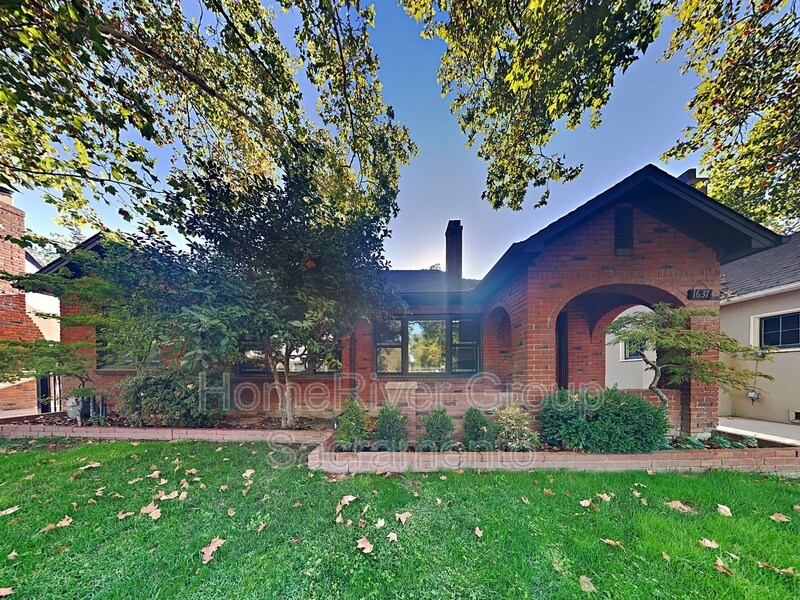 Primary Photo - 1637 47th St