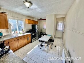 Building Photo - 227 Boston Ave