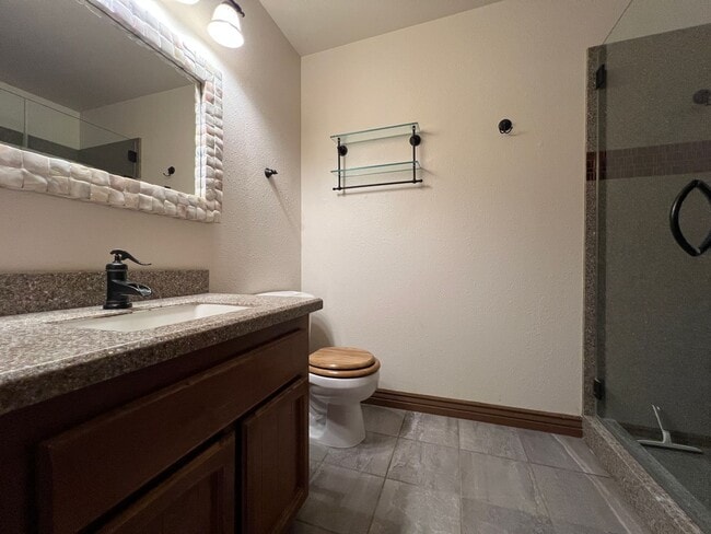 Building Photo - Quiet Home In Serene Green Belt In The Heart Of Citrus Heights