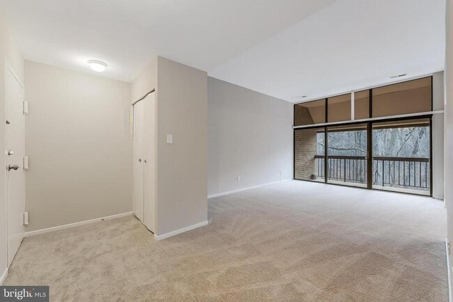 Foto del edificio - 1666 Parkcrest Cir