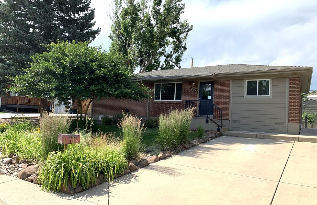 Primary Photo - 16145 W 13th Pl