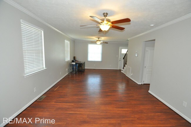 Building Photo - 4 br, 2 bath House - 32 Mitchell Rd.
