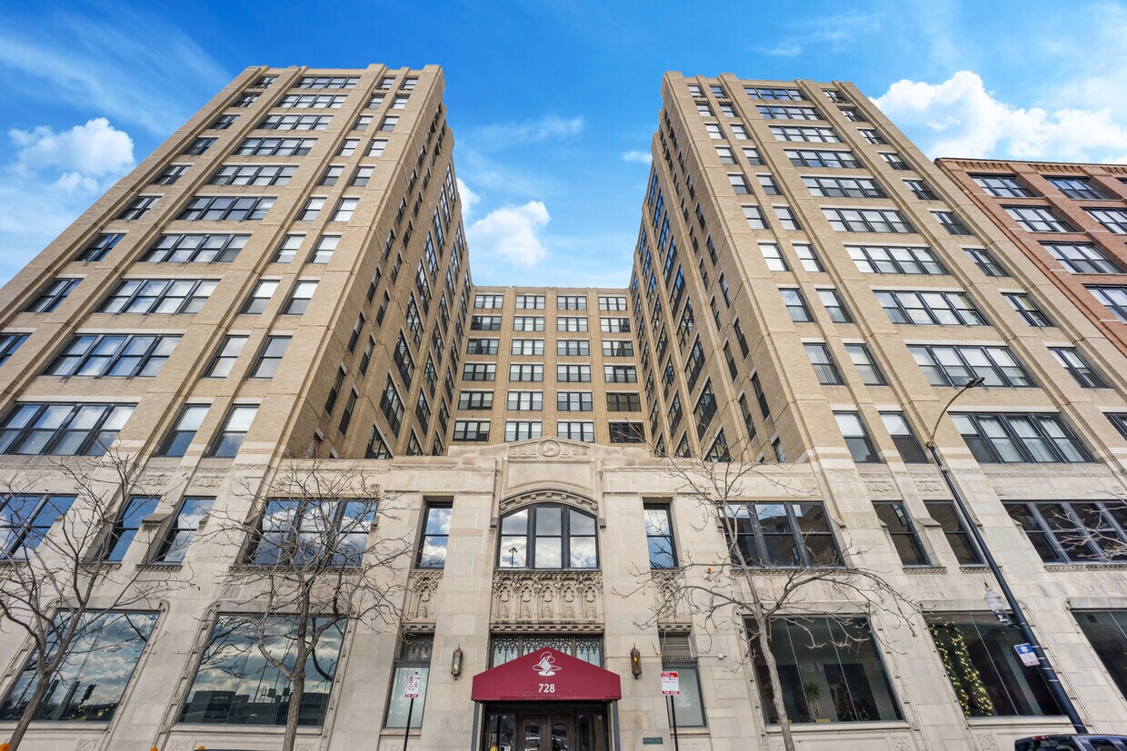 Foto principal - 728 W Jackson Blvd