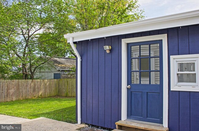 Building Photo - 1013 Crawford Dr