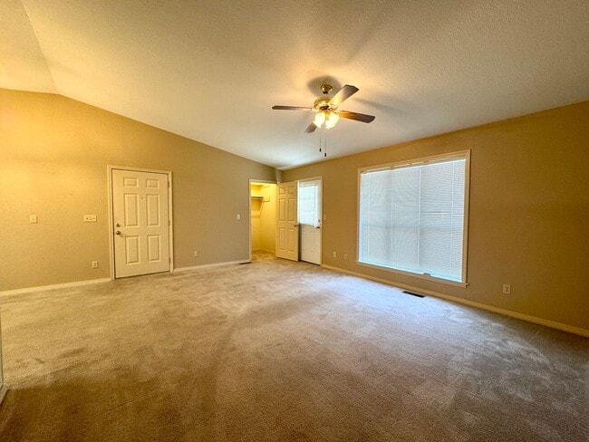 Building Photo - 2 Bed • 2 Bath • Overlooking the White River
