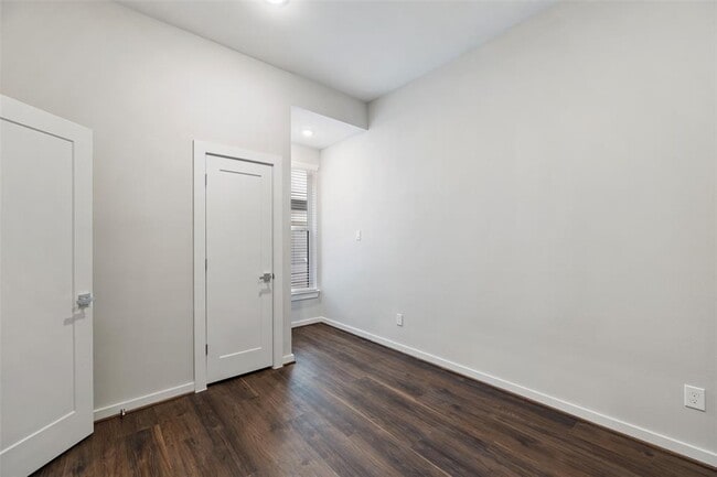 Building Photo - 5819 Fairdale Ln