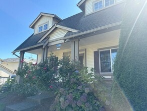 Building Photo - 5330 Larrabee Way