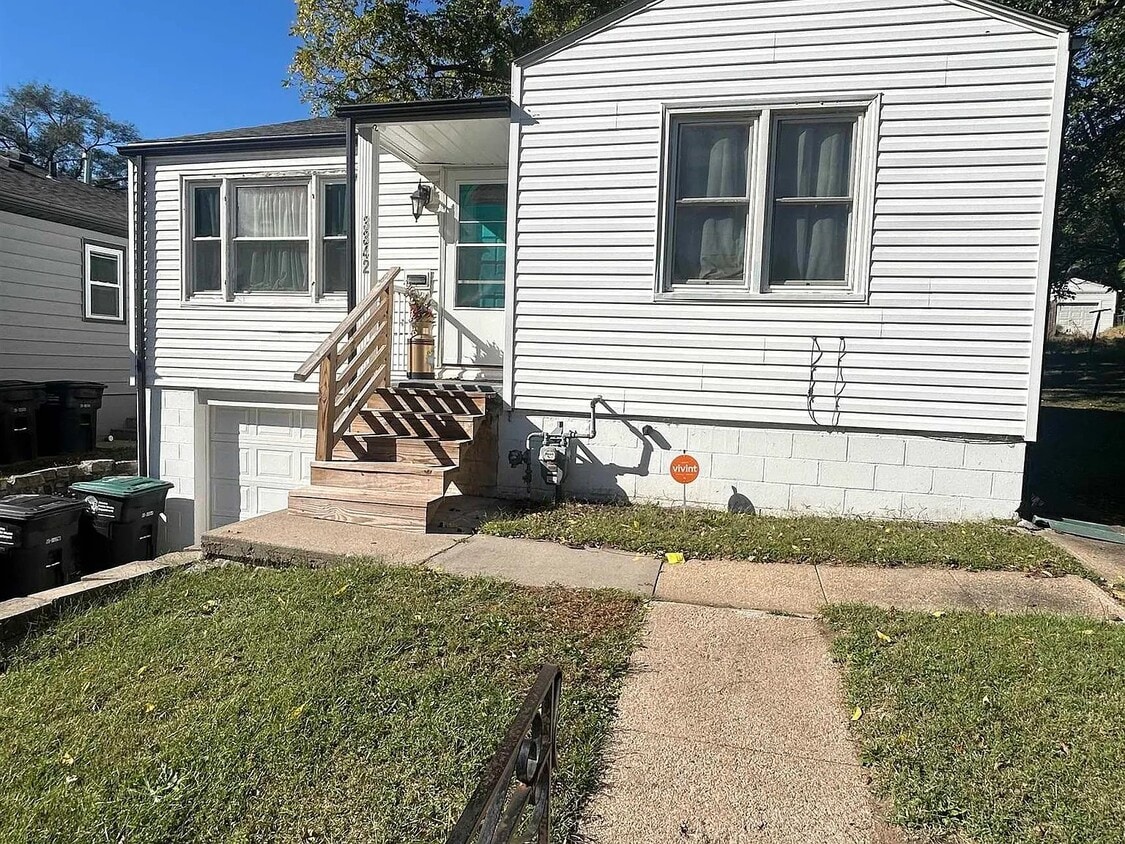 Building Photo - 3342 N 41st St