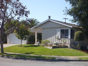 Building Photo - 829 Rose Blossom Dr