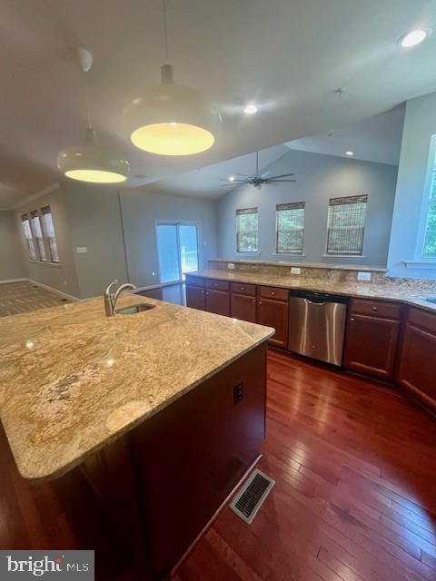 Building Photo - 45570 Havenridge St