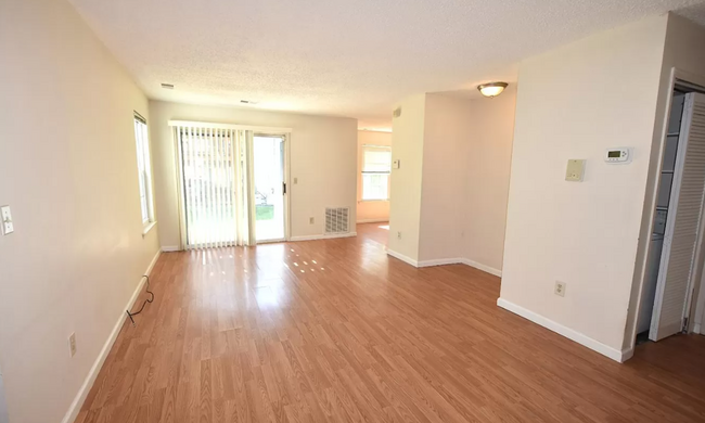 Building Photo - 57 Tanglewood Ct