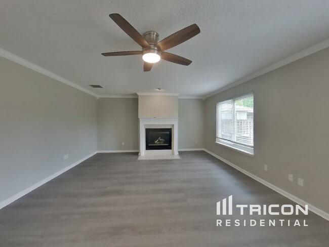 Foto del edificio - 13571 Ashford Wood Ct W