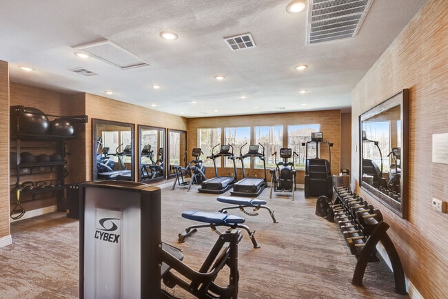 Building Photo - Madera