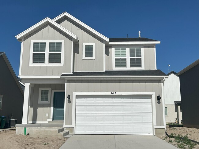 Foto del edificio - 613 N Pear Dr