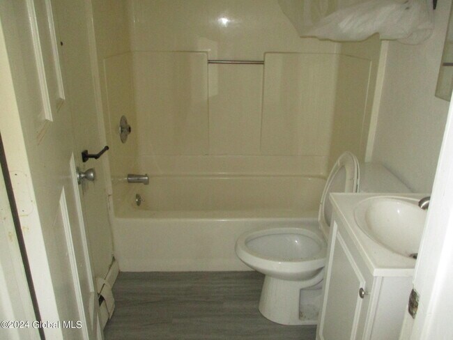 Building Photo - 20 Cataract St