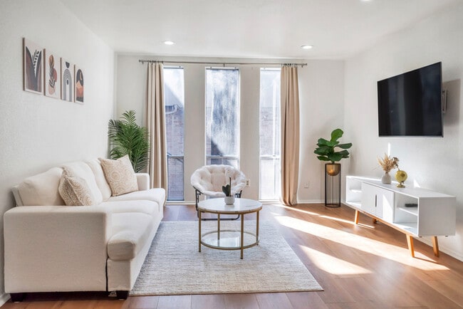 Foto del edificio - 4641 Wild Indigo St