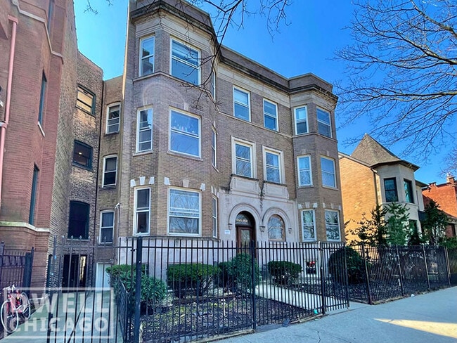 Foto del edificio - 3045 W Logan Blvd