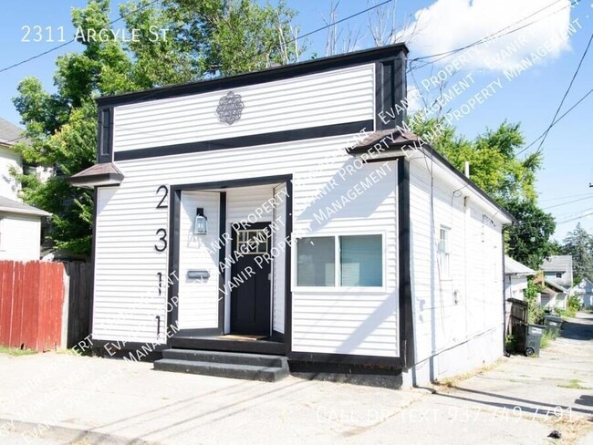 Building Photo - 2311 Argyle St