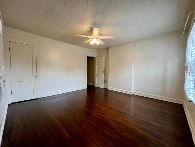 Foto del edificio - 2322 Summit St