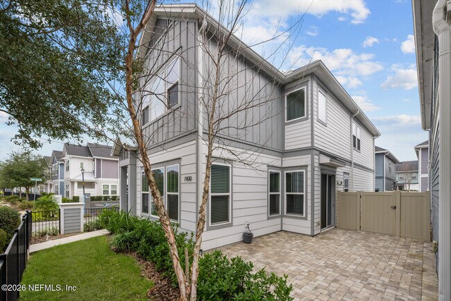 Foto del edificio - 7400 Beach Walk Pl