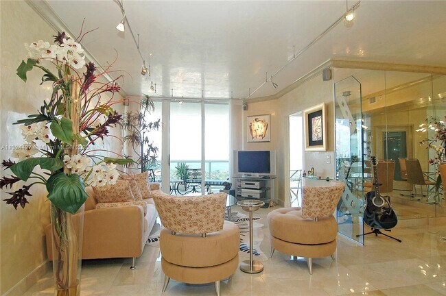 Foto del edificio - 4779 Collins Ave