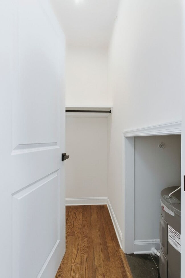 Foto del edificio - 2926 W Oxford St