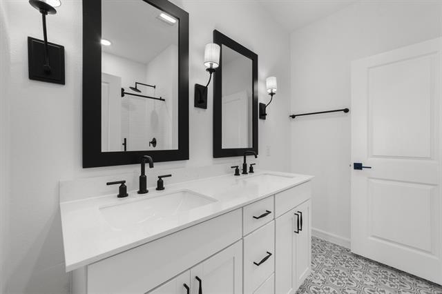 Foto del edificio - 2213 Maple Cir