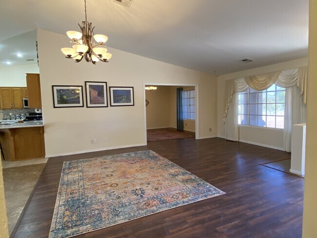 Foto del edificio - 3251 Park Ridge Ave