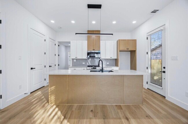 Foto del edificio - 3923 Aledo St